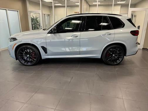 2024 BMW X5 M60i