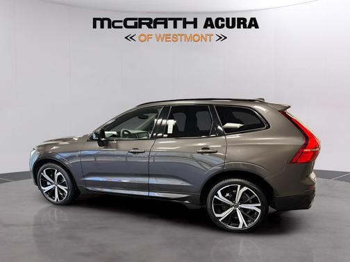 2022 Volvo XC60 B6 R-Design
