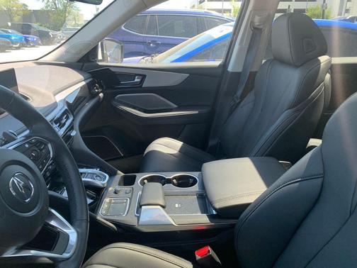 Platinum White Pearl 2023 Acura MDX Standard