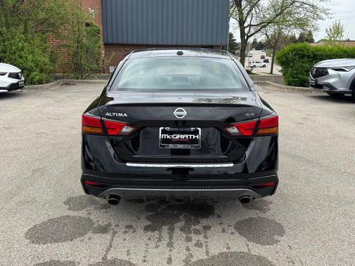 Super Black Clearcoat 2020 Nissan Altima SR FWD