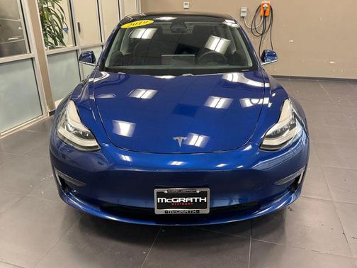Deep Blue Metallic 2019 Tesla Model 3 Performance