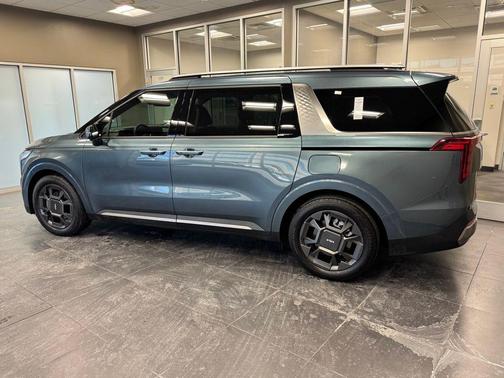 2025 Kia Carnival SX