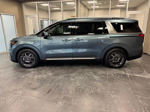 2025 Kia Carnival SX