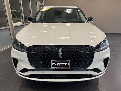 Pristine White Metallic Tri-Coat 2025 Lincoln Aviator Reserve AWD