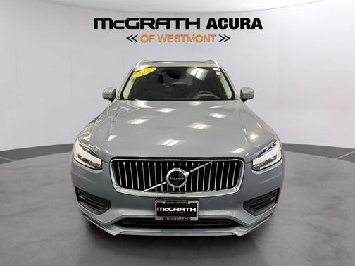 2022 Volvo XC90 T6 Momentum