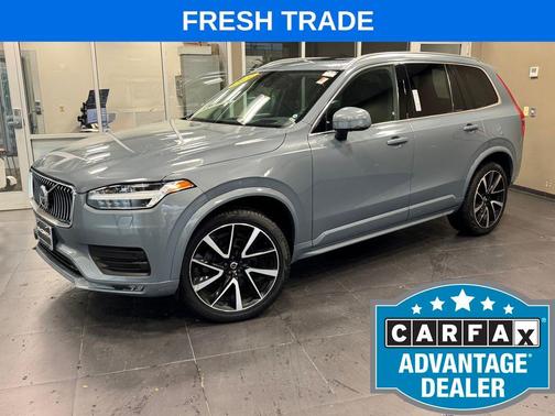 2022 Volvo XC90 T6 Momentum