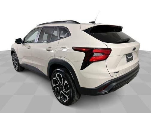 White Sands 2026 Chevrolet Trax FWD 2RS