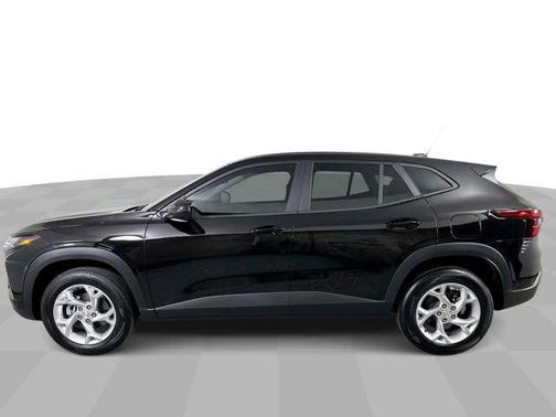 Mosaic Black Metallic 2026 Chevrolet Trax LS