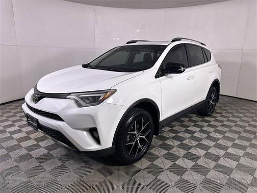 2017 Toyota RAV4 SE