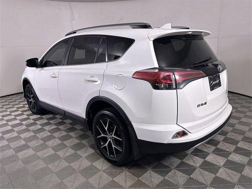 2017 Toyota RAV4 SE