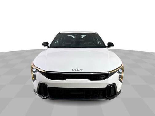 Snow White Pearl 2025 Kia K4 GT-Line