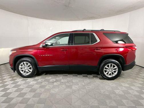 Cajun Red Tintcoat 2021 Chevrolet Traverse LT Cloth