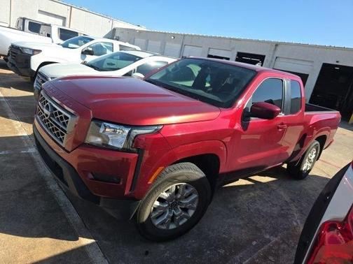 Cardinal Red Tricoat 2022 Nissan Frontier SV