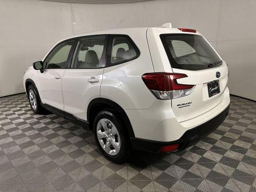 Crystal White Pearl 2020 Subaru Forester Base
