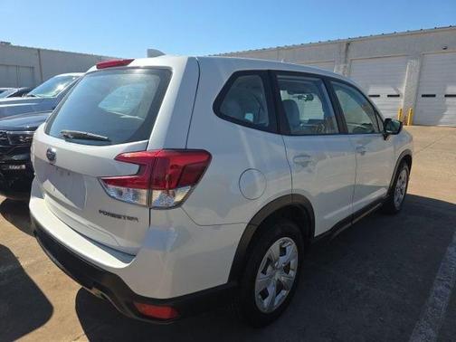 Crystal White Pearl 2020 Subaru Forester Base