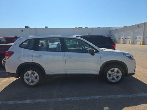 Crystal White Pearl 2020 Subaru Forester Base