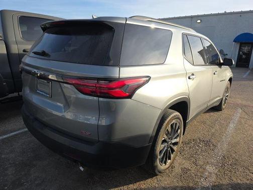 Sterling Gray Metallic 2023 Chevrolet Traverse RS