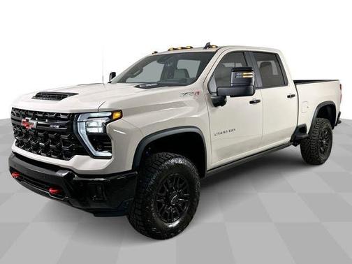 White Sands 2026 Chevrolet Silverado 2500 Crew Cab, Standard Bed, XR2, 4WD