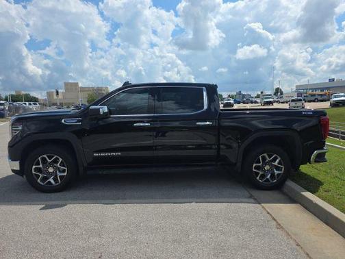 Onyx Black 2025 GMC Sierra 1500 SLT