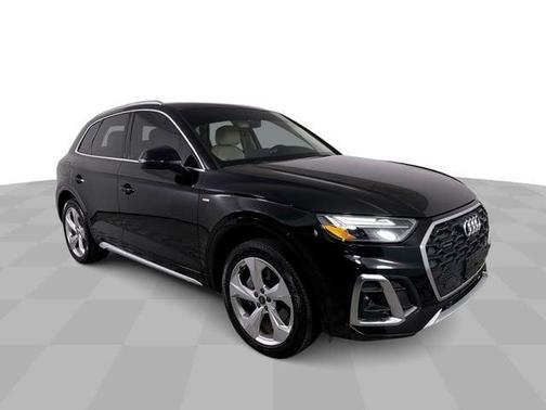 2022 Audi Q5 45 S line Premium Plus