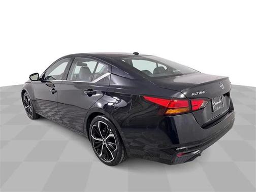 2025 Nissan Altima SR FWD