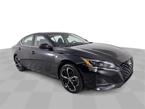 2025 Nissan Altima SR FWD