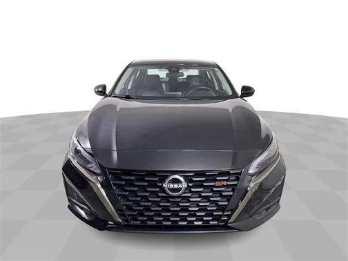 2025 Nissan Altima SR FWD