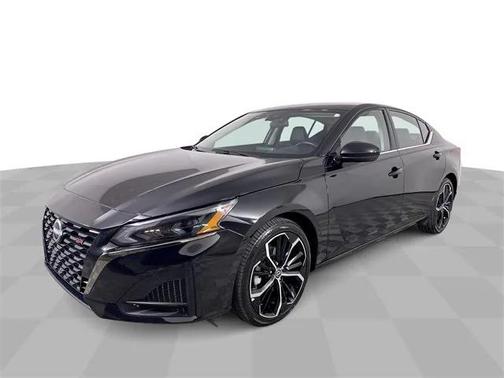 2025 Nissan Altima SR FWD