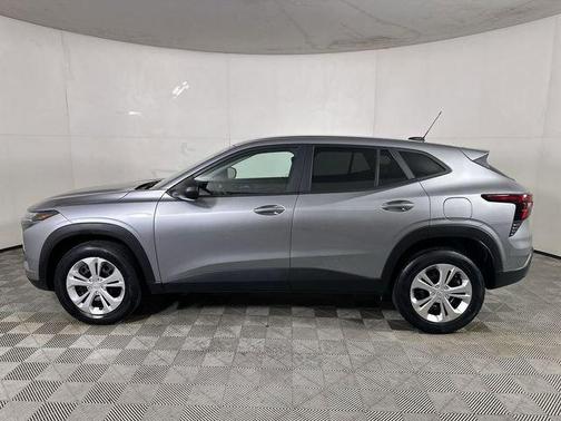 Sterling Gray Metallic 2024 Chevrolet Trax LS