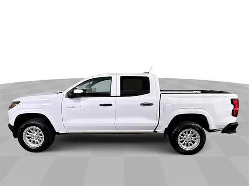 2024 Chevrolet Colorado WT