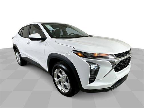 2025 Chevrolet Trax LS