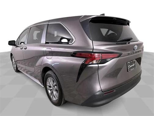 2022 Toyota Sienna XLE
