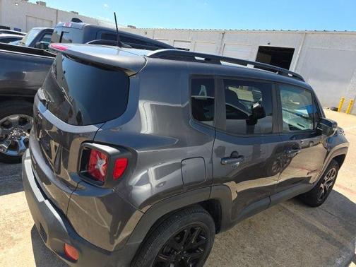Granite Crystal Metallic Clearcoat 2018 Jeep Renegade Altitude