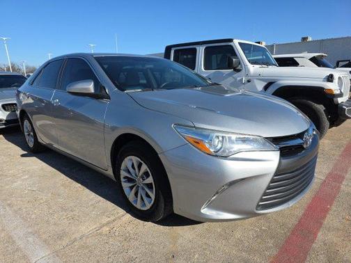 2016 Toyota Camry XLE
