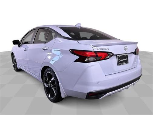 2023 Nissan Versa 1.6 S