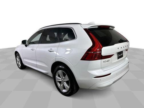 White 2022 Volvo XC60 B5 Momentum