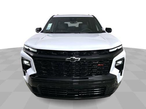 Polar White Tricoat 2026 Chevrolet Traverse RS