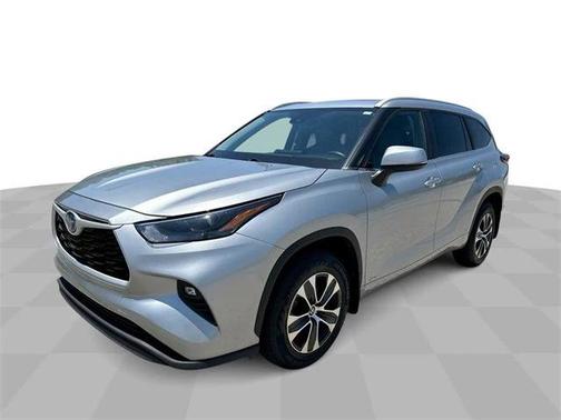 2023 Toyota Highlander Hybrid XLE