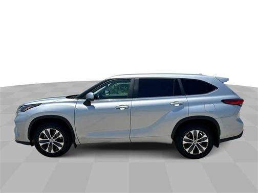 2023 Toyota Highlander Hybrid XLE