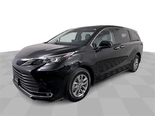 2024 Toyota Sienna XLE