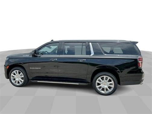 2023 Chevrolet Suburban 4WD High Country