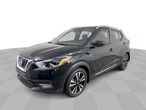 Black 2020 Nissan Kicks SR