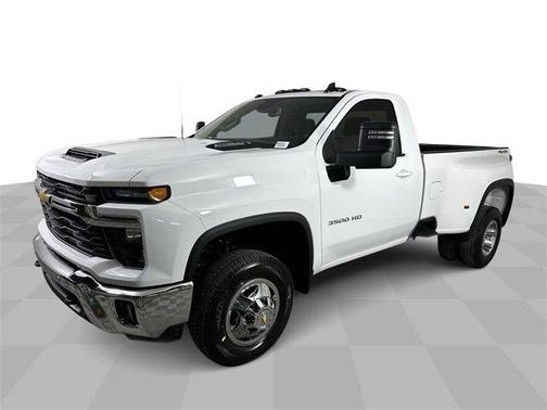 2025 Chevrolet Silverado 3500 LT