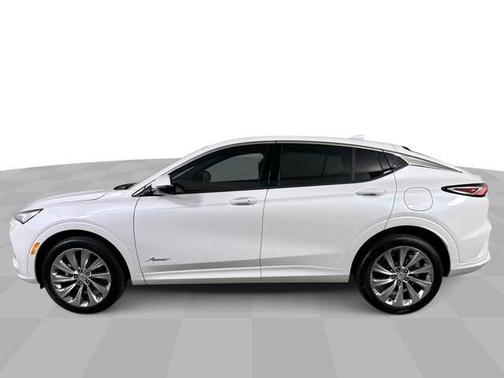 White Frost Tricoat 2026 Buick Envista Avenir FWD