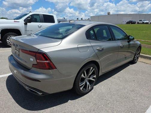 Grey 2021 Volvo S60 Recharge Plug-In Hybrid T8 R-Design Expression
