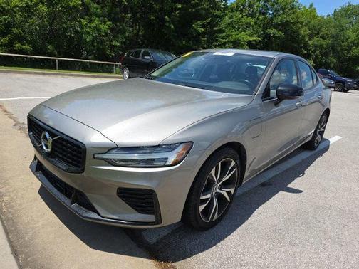 Grey 2021 Volvo S60 Recharge Plug-In Hybrid T8 R-Design Expression