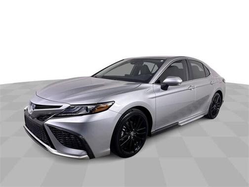 2024 Toyota Camry Hybrid SE