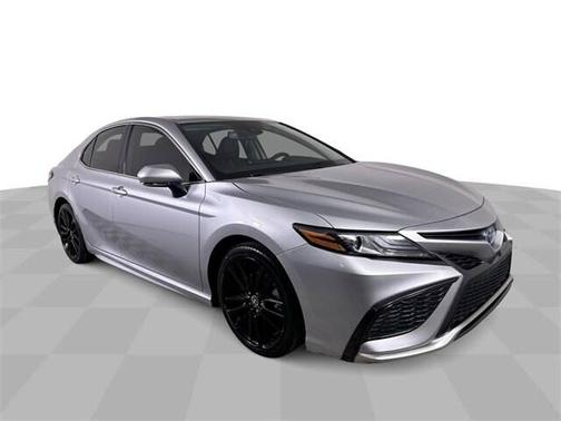 2024 Toyota Camry Hybrid SE