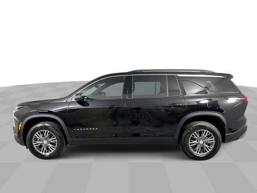Mosaic Black Metallic 2026 Chevrolet Traverse LT