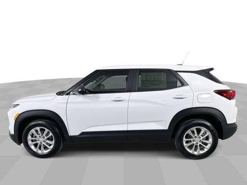 Summit White 2026 Chevrolet Trailblazer LS